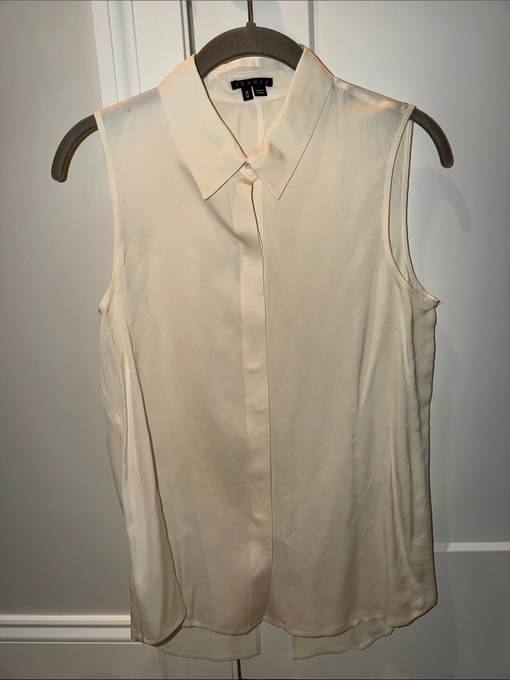 Theory 100% SILK Sleeveless Button-Front Cream Blouse